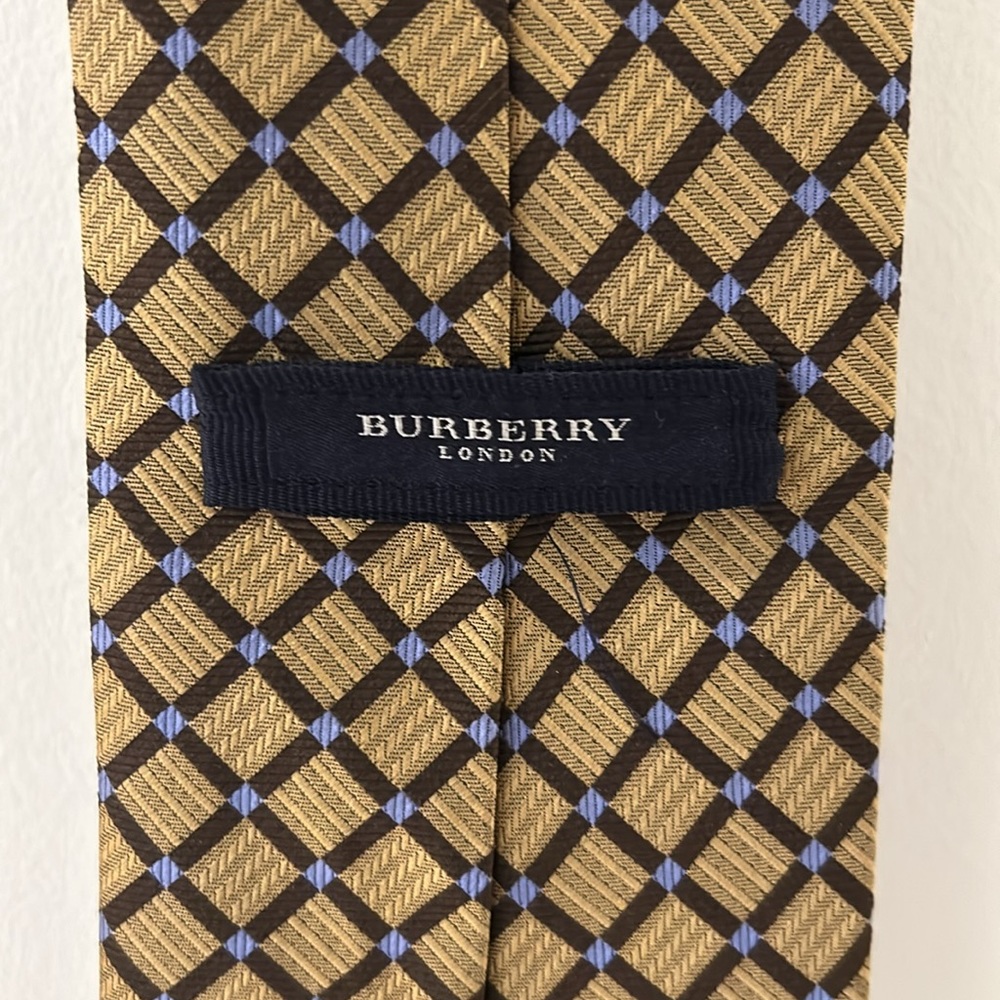 Burberry tie